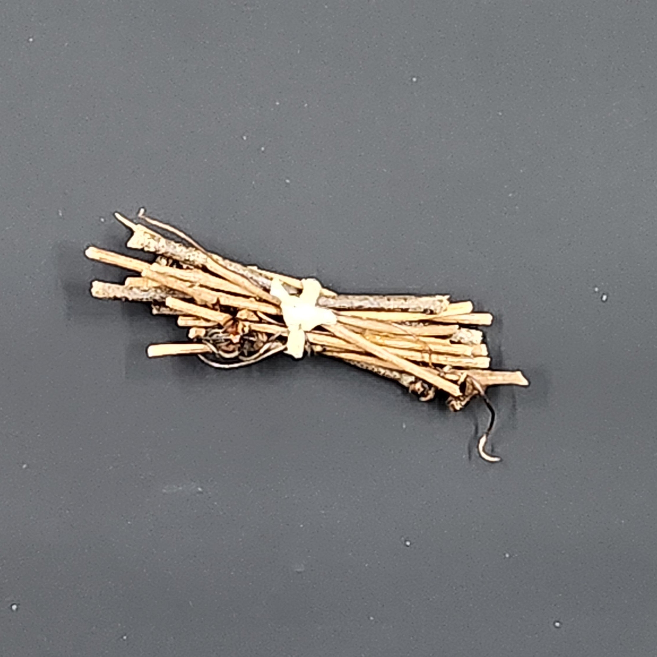 Miniature Bundle of Gravevipe Twigs